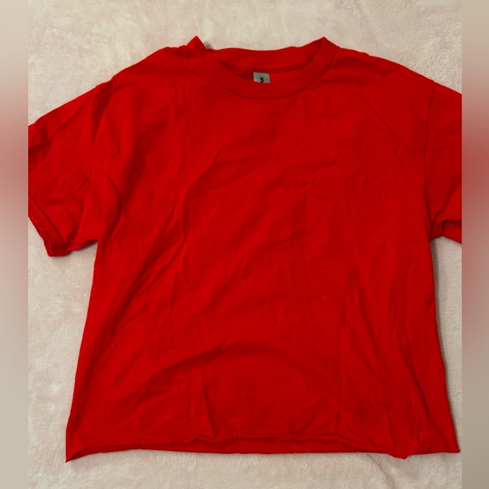 Red Gildan Cropped Tee Women’s Small